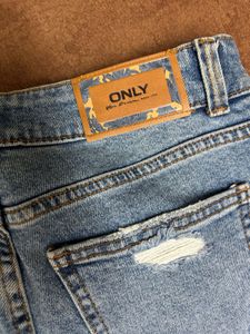 Stylish Ripped Blue Jeans
