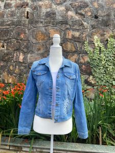 Denim Jacket - Stylish & Versatile