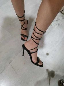 👠Strappy Stiletto Heels💅