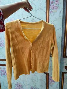 Spring yellow 💛 crop cardigan very light