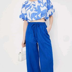 Kalki Koechlin Blue &amp; White Floral Puff Sleeve Top
