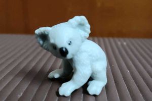 3 kinderjoy animal toys