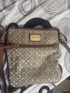 Tommy Hilfiger Crossbody Bag