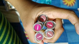 Unused- Blue Heaven Matte Love Mini Lipsticks