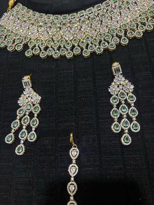 Stunning Emerald &amp; Diamond Necklace Set