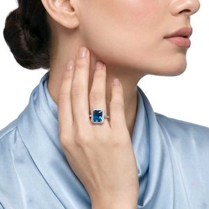 Stunning Blue Gemstone Ring