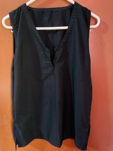Sleeveless regular top for women