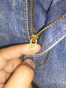 Levi's Mid Wash Straight Denim