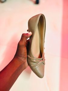 Stylish Pointed Toe Knot Heels