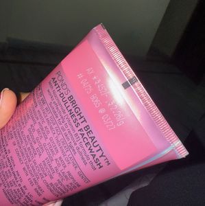 Pond's Bright Beauty Facewash