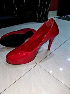 A Very Stylish Heels Wedges