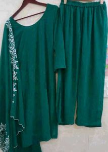 Elegant Green pakistani  Embroidered Kurta Set
