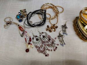 Assorted / Mystery jewellery jars