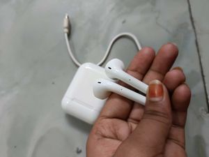 White Charging Case with USB Cable (don't know whe