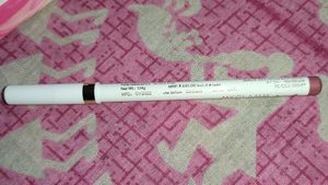 MyGlamm LIT Matte Lipliner Pencil