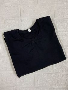 M size Classic Black Crew Neck T-Shirt