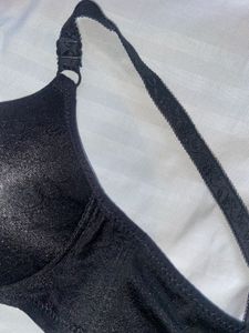 Black Push-up Bra, never used, 32B