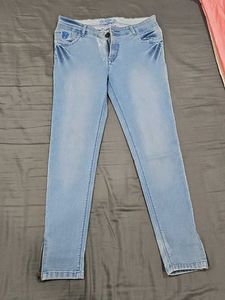 Light Wash Skinny Jeans with Zip Detail