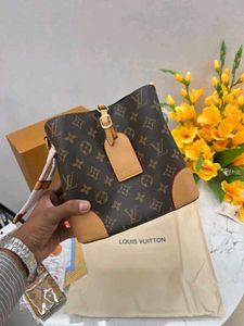 Stylish Louis Vuitton Bucket Bag