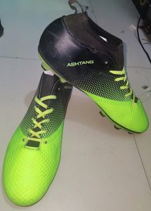 Nivia Mens Football Shoes. Unused.No Coins.