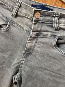 Grey High-Waisted Skinny Jeans