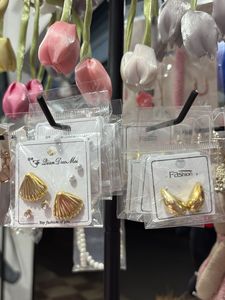 Gold Shell & Drop Earrings Set