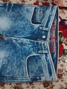 Stylish Blue Wash Jeans