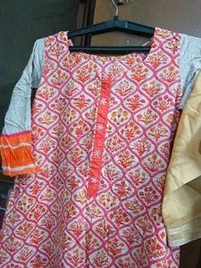 Beautiful Printed &amp; Embellished Kurt