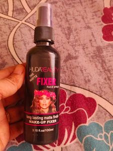 Huda Beauty Matte Fixer Face Spray