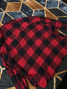 H&amp;M Red &amp; Black Plaid Button-Up Shirt