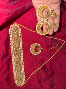 Exquisite Kundan &amp; Pearl Necklace Set