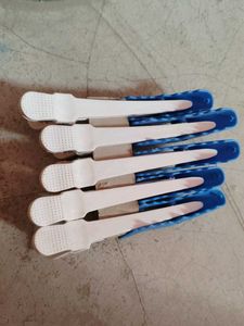 5 pc Of aligator clip for salon