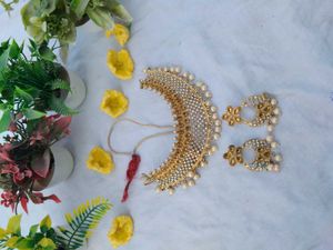 Exquisite Kundan &amp; Pearl Choker Set