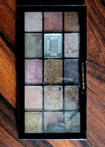 Branded Eye Shadow Pallet With 12 Colors