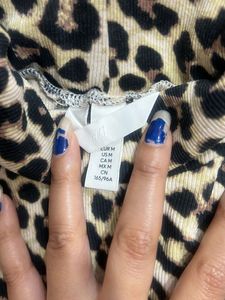 Leopard design top high neck