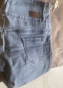 Gray High-Waisted Jeans