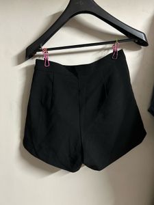 Chic Black High-Waisted Shorts