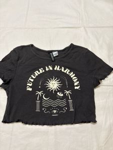 Graphic Print Cropped T-Shirt
