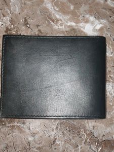 NEW  BLACK  LEATHER  WALLET
