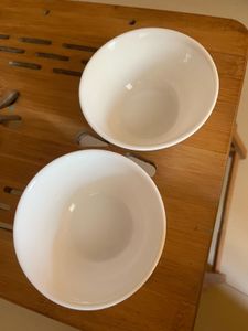 Set of 2 White Ceramic Bowls