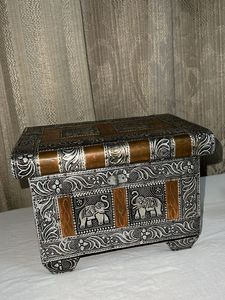 Vintage jewellery box