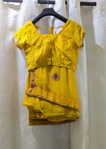 Chiffon Yellow Handwork Saree Blouse Set