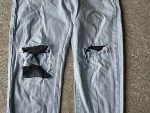 Light Wash Ripped Jeans