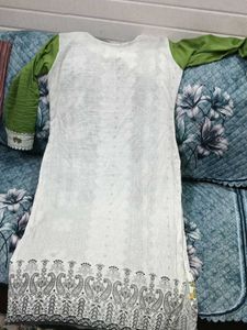 PRELOVED PAKISTANI FLORAL SUIT 3PCS 🌿