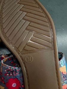 Embellished Flats Sandals New unused