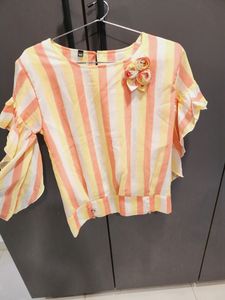 Sytlish Top With Designer Sleeves Not Used