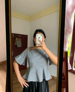 Chic Black &amp; White Gingham Cold Shoulder Top