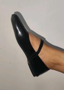 Chic Black Patent Mary Jane Flats