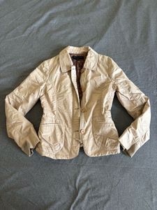 Chic Women's Beige Jacket