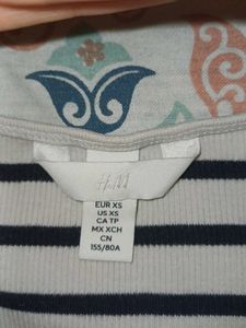 H&amp;M Striped T-Shirt